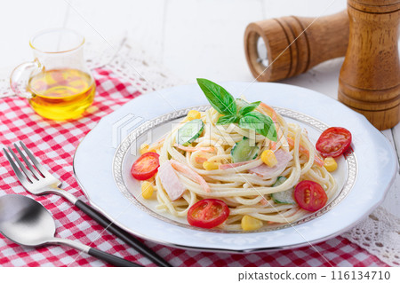 Spaghetti salad: a classic Japanese pasta dish 116134710