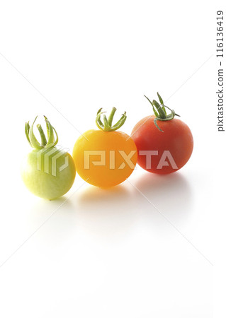 Cherry tomatoes arranged in the same order as traffic lights Cherry tomatoes arranged in the same order as traffic lights 116136419