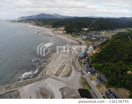 輪島市名船海岸因2020年能登半島地震而隆起 輪島市名船海岸因2020年能登半島地震而隆起 116136745