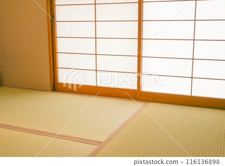 Japanese-style room with new tatami mats 116136898