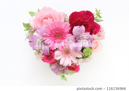 Fresh flower heart arrangement Fresh flower heart arrangement 116136966