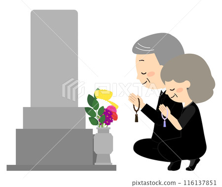 在追思會期間前來掃墓的老年男女 在追思會期間前來掃墓的老年男女 116137851