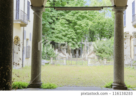 A quiet vacant lot in Milan 116138283