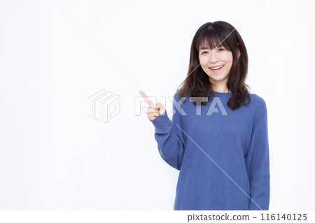 woman pointing finger woman pointing finger 116140125