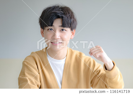 膽量姿勢的年輕人 膽量姿勢的年輕人 116141719