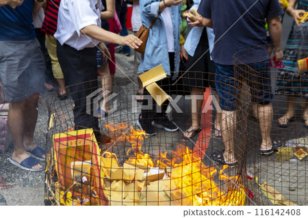 中國鬼節，中元普渡，焚燒紙錢，中元節，台灣，中国ゴーストフェスティバル、Zhongyuan Purd 116142408