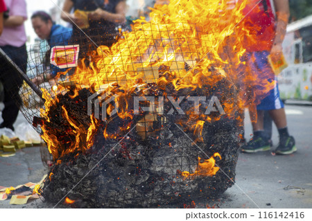 中國鬼節，中元普渡，焚燒紙錢，中元節，台灣，中国ゴーストフェスティバル、Zhongyuan Purd 116142416