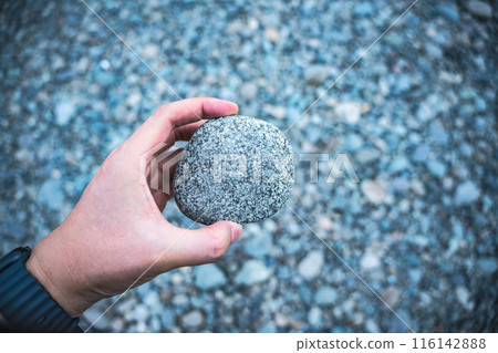 river stones 116142888