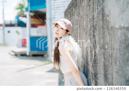Korean fashion young girl 116148350