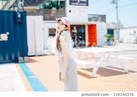 Korean fashion young girl 116148356