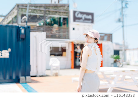 Korean fashion young girl 116148358