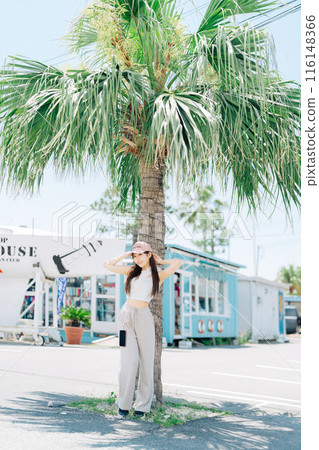 Korean fashion young girl 116148366