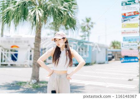 Korean fashion young girl 116148367