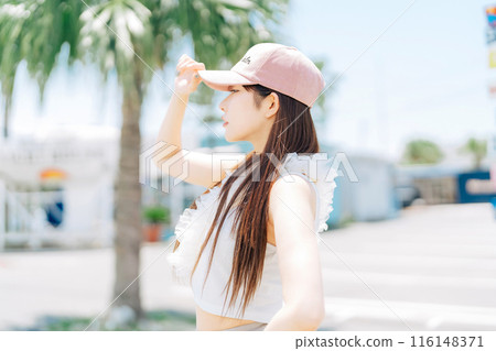 Korean fashion young girl 116148371