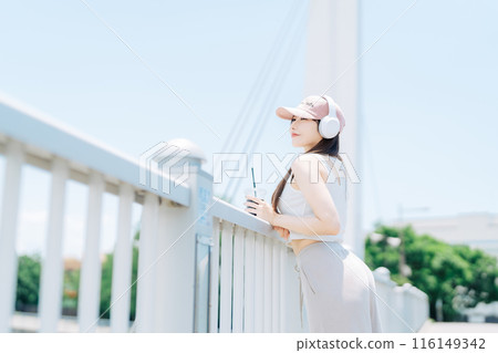 韓國時尚年輕女孩 韓國時尚年輕女孩 116149342