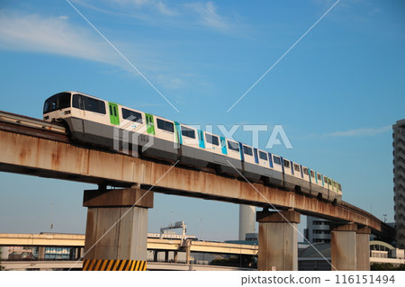行駛在竹芝運河上的東京單軌電車2000型列車_攝於2024年6月 行駛在竹芝運河上的東京單軌電車2000型列車_攝於2024年6月 116151494