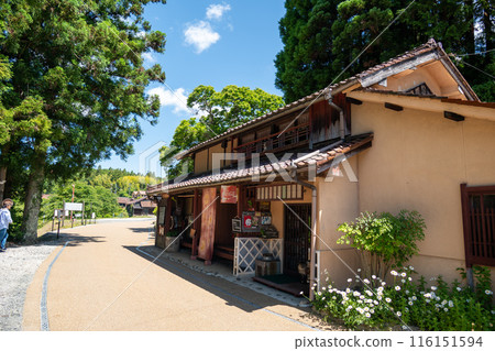 Fukiya Furusato Village: Blue skies and a beautiful streetscape of important traditional buildings, a townhouse on the outskirts of town 116151594