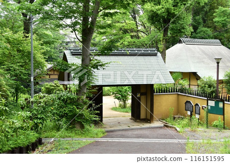 橫濱市都築區Seseragi公園的長谷門、古老的民宅和新鮮的綠地 116151595