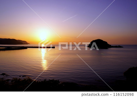 Sunset in the Sea of Japan Sunset in the Sea of Japan 116152098