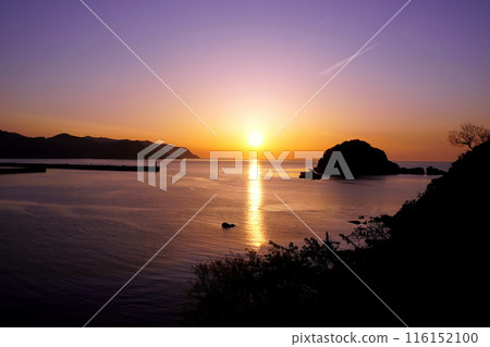 Sunset in the Sea of Japan Sunset in the Sea of Japan 116152100