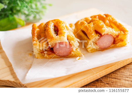Cut Wiener pie Cut Wiener pie 116155877