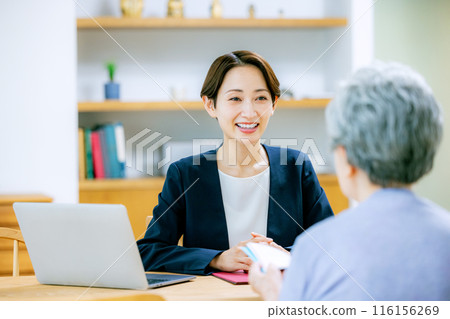 Senior business woman consulting 116156269