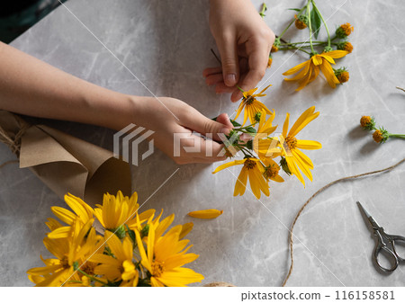 Lori's at work. How to make a wedding wreath of yellow flowers, step-by-step guide. Mother's Day Gift, 116158581