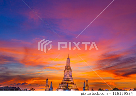 Wat Arun Ratchawararam Ratchawaramahawihan at sunset in bangkok Thailand. Landmark of Along the Chao Phraya River Thailand Wat Arun Ratchawararam Ratchawaramahawihan at sunset in bangkok Thailand. Landmark of Along the Chao Phraya River Thailand 116159584