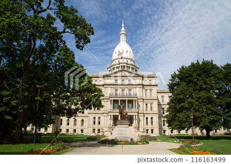 Daytime View of Classical Government Building with Statue, Lansing Michigan 116163499