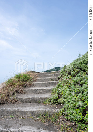 神奈川縣由比濱 通往大海的樓梯 神奈川縣由比濱 通往大海的樓梯 116163833