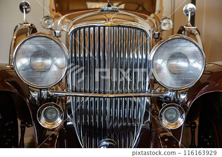Vintage Car Chrome Grille and Emblem Close-Up 116163929