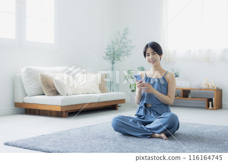 藍色吊帶背心的女人 116164745