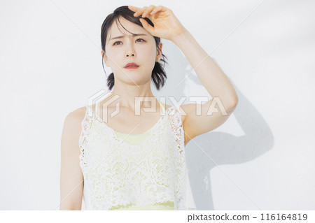 Sun-kissed beauty images 116164819