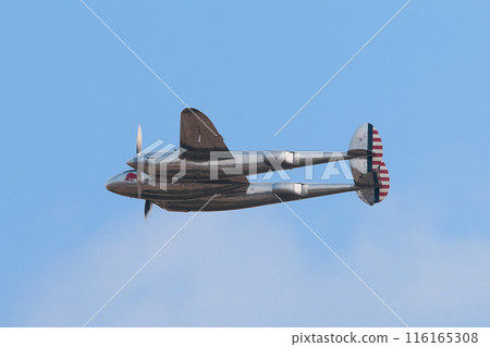 飛行中的洛克希德 P-38L 閃電戰鬥機 飛行中的洛克希德 P-38L 閃電戰鬥機 116165308