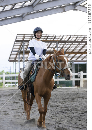 享受騎馬的女人 116167256
