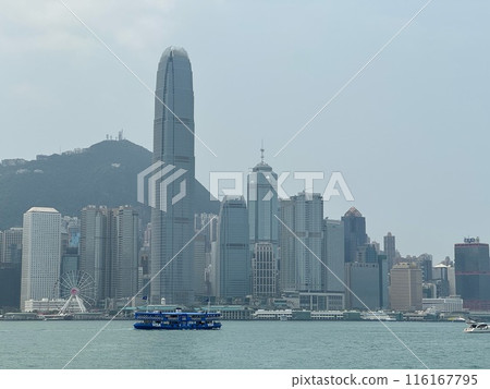 從香港尖沙咀看香港島和維多利亞港 從香港尖沙咀看香港島和維多利亞港 116167795