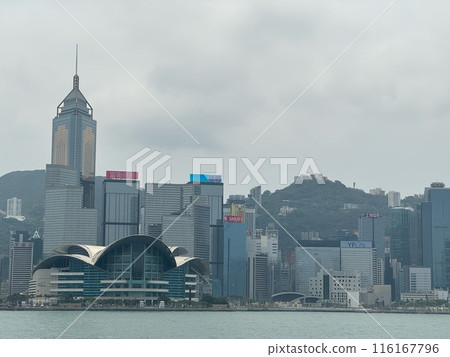 從香港尖沙咀看香港島和維多利亞港 116167796