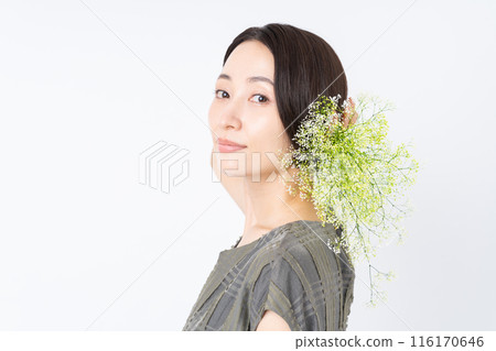 Middle-aged women's beauty 116170646