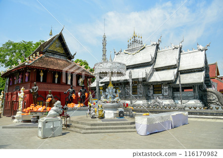 Wat Si Suphan 的美麗風景,以泰國清邁的銀廟而聞名 Wat Si Suphan 的美麗風景,以泰國清邁的銀廟而聞名 116170982