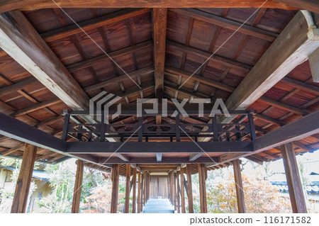 Daitokuji Temple subtemple Soken-in: Corridor with the palanquin carrying the wooden statue of Lord Nobunaga Daitokuji Temple subtemple Soken-in: Corridor with the palanquin carrying the wooden statue of Lord Nobunaga 116171582