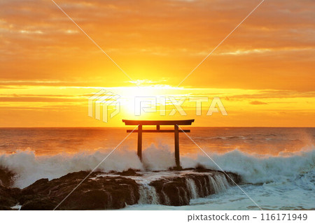 First sunrise from Oarai Isosaki Shrine, Ibaraki Prefecture First sunrise from Oarai Isosaki Shrine, Ibaraki Prefecture 116171949