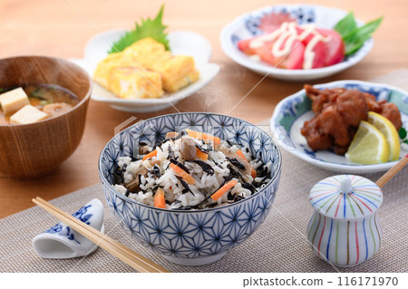 Image of a Japanese breakfast: Hijiki rice, miso soup and side dishes Image of a Japanese breakfast: Hijiki rice, miso soup and side dishes 116171970