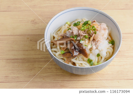 Cold udon noodles with grated pork Cold udon noodles with grated pork 116173094