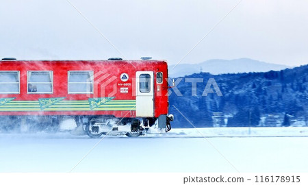 A leisurely local train ride on the Akita Nairiku Railway in winter A leisurely local train ride on the Akita Nairiku Railway in winter 116178915