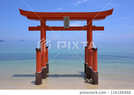 The "Red Torii" of Itsukushima Shrine in Suo-Oshima ② (Suo-Oshima Town, Yamaguchi Prefecture) 116186988