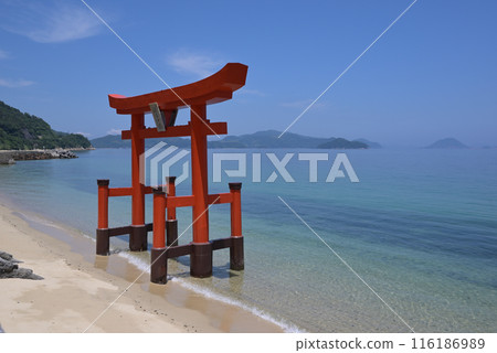 週尾大島嚴島神社「又稱鳥居」③(山口縣週尾大島町) 週尾大島嚴島神社「又稱鳥居」③(山口縣週尾大島町) 116186989