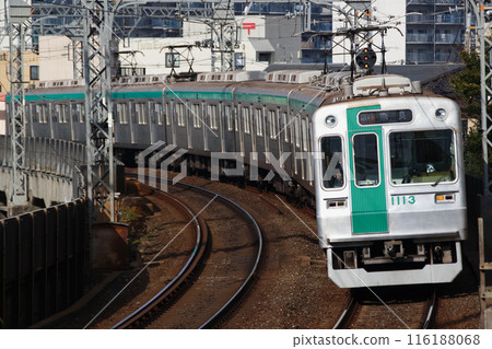 [K] 京都市營地鐵烏丸線10系列車（特急：近鐵京都線直達） 116188068