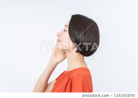 Middle-aged women's beauty Middle-aged women's beauty 116192850