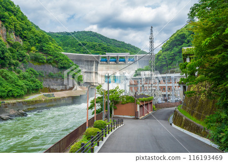 Amagase Dam and Amagase Power Station in Uji, Kyoto Prefecture, where water is released in an adjusted manner during the rainy season Amagase Dam and Amagase Power Station in Uji, Kyoto Prefecture, where water is released in an adjusted manner during the rainy season 116193469