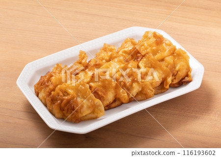 Spicy fried dumplings 116193602